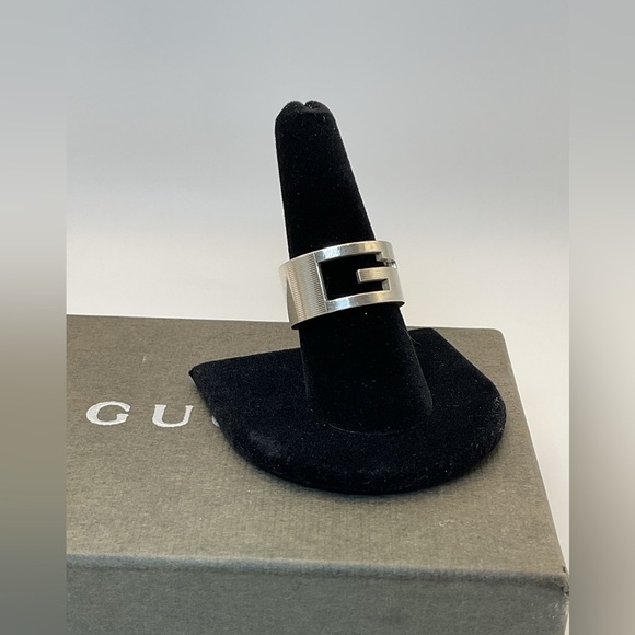 Gucci Silver Band Ring - Picture 4 of 7